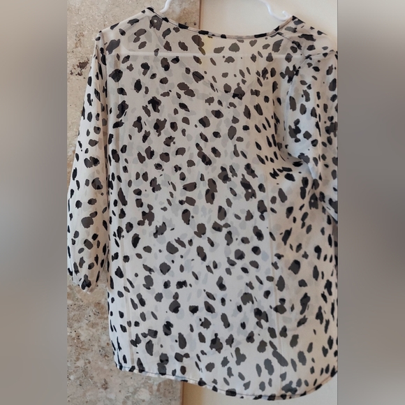 Bee Stitched blouse - Picture 2 of 4